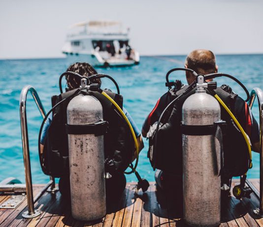 what should divers do for their own safety